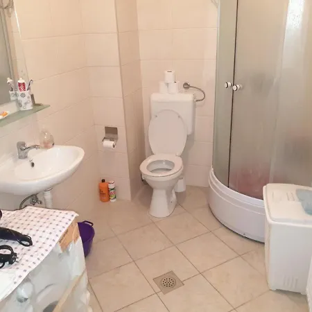Studio Apartment *